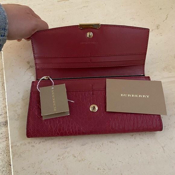 💎 BURBERRY Embossed Check Grain Porter Wallet 👄 - Picture 4 of 5